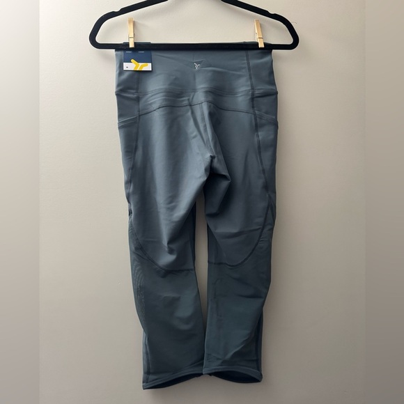 Old Navy High Rise Active Crop Leggings - Picture 4 of 5